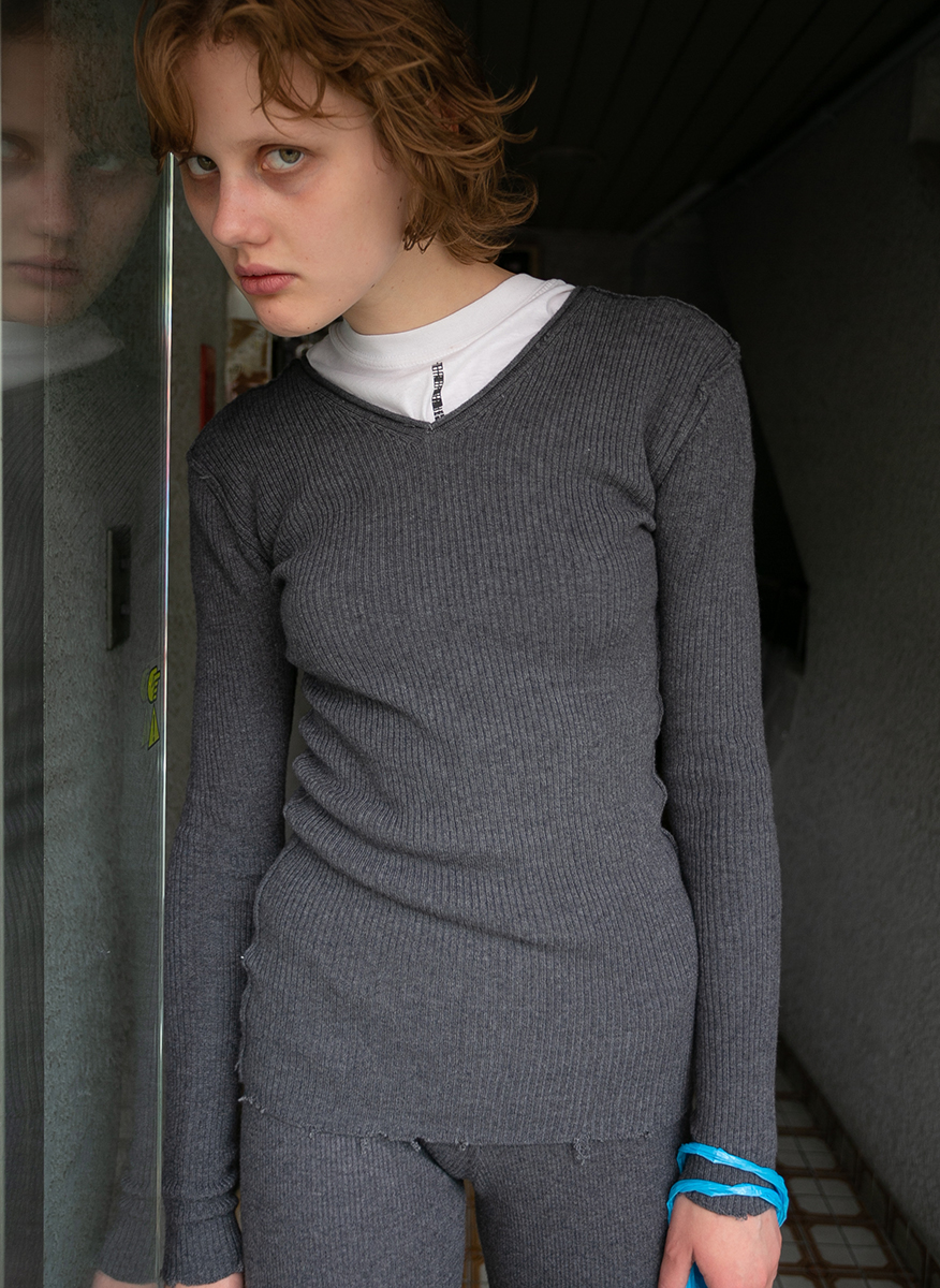 Fit Rib V Neck Knit 詳細画像 Gray 3