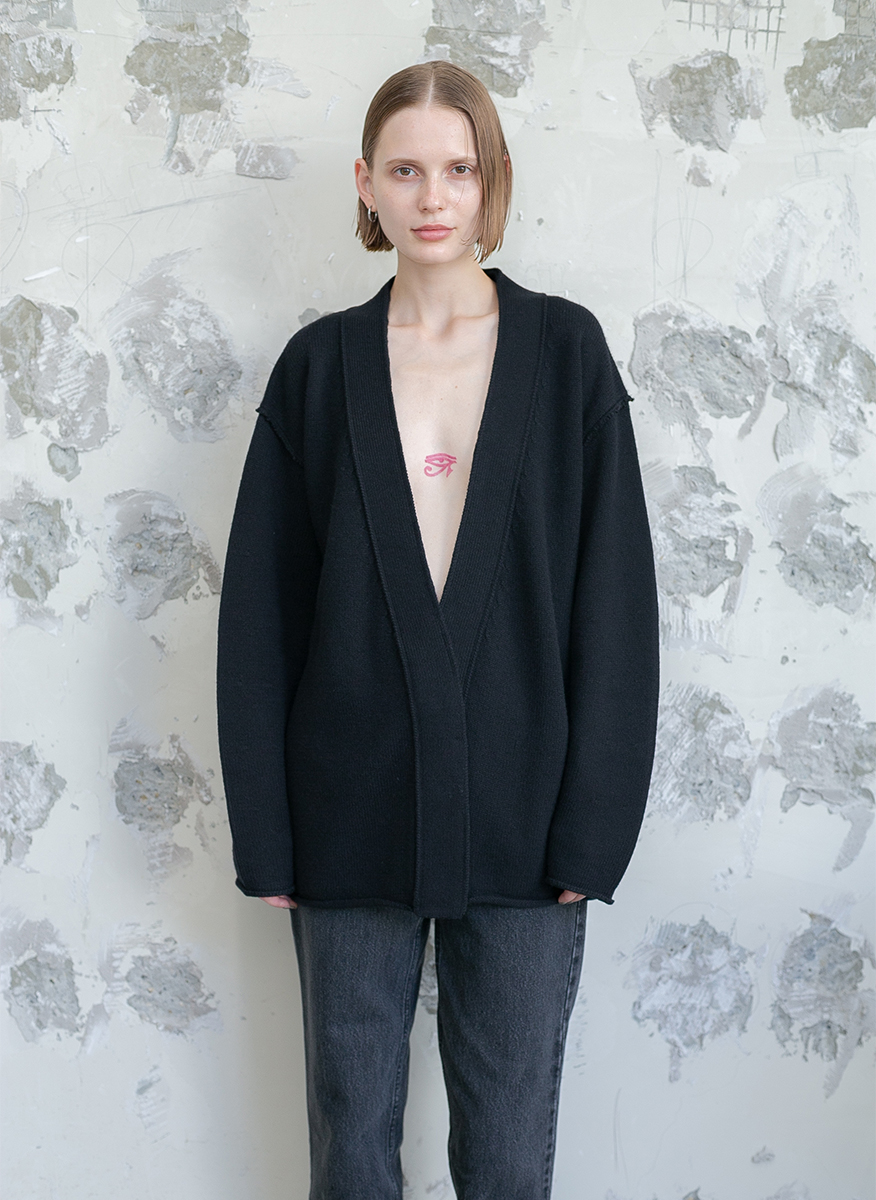 Regular Wool Cardigan Large 詳細画像 Black 2