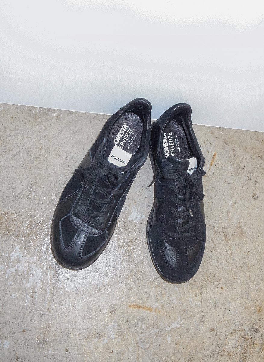 NOVESTA PERVERZE GERMAN TRAINER 詳細画像 Black 3