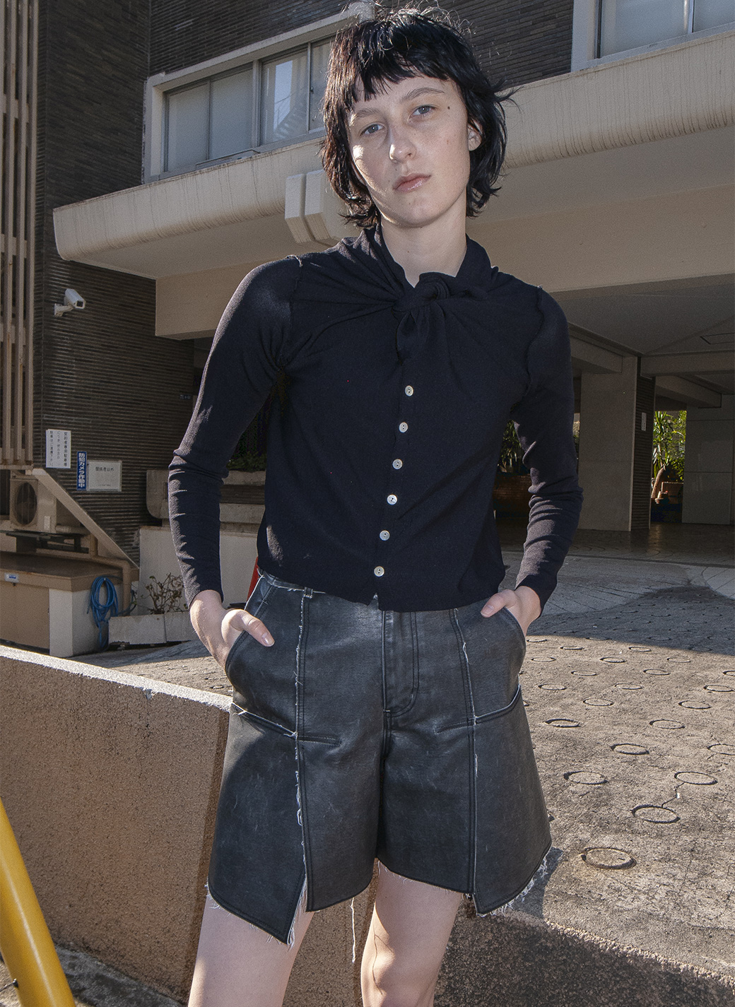 Washed Leather Flap Shorts 詳細画像 Black 3