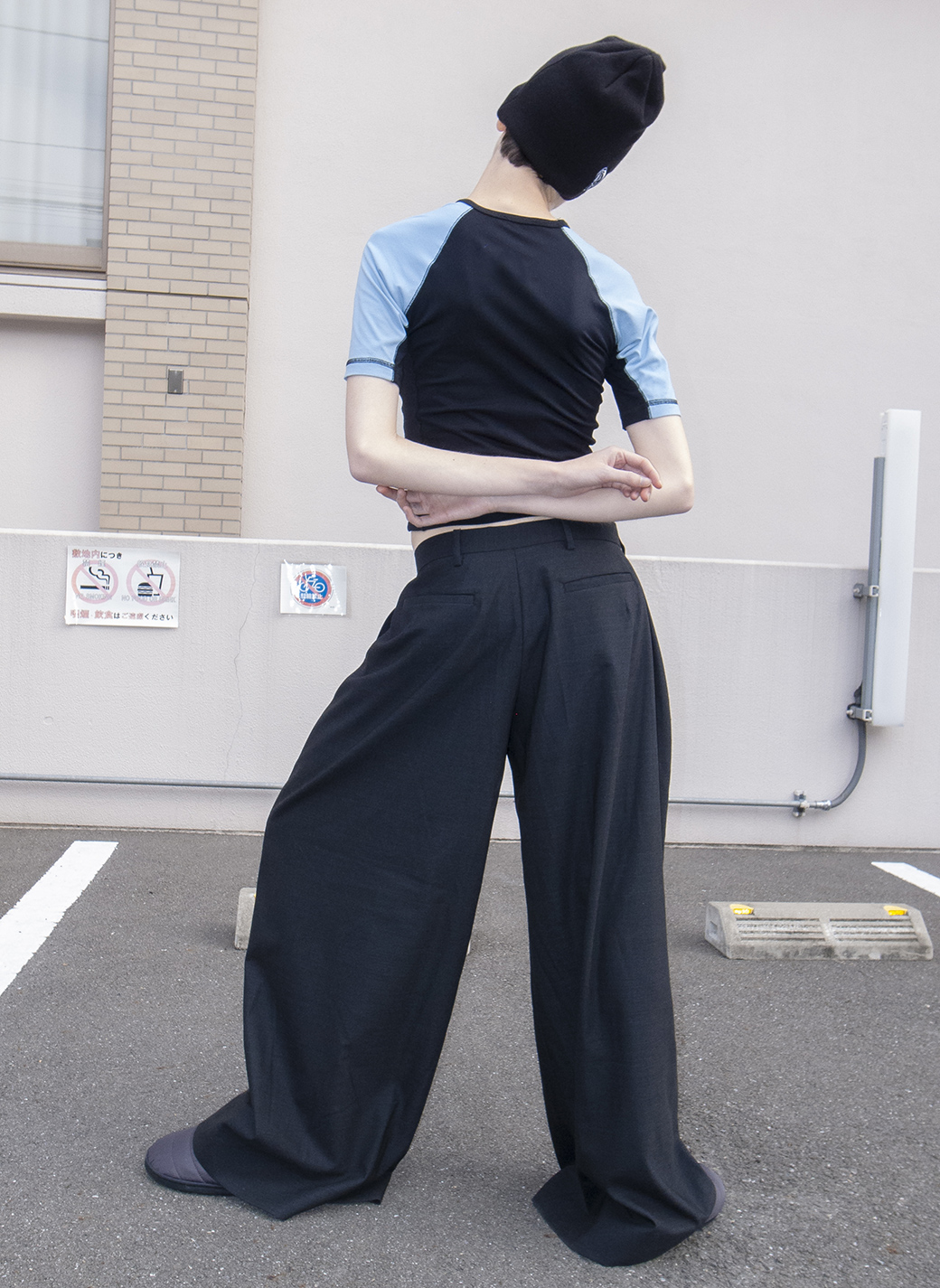 Low-rise Wide-leg Trousers 詳細画像 Black 1