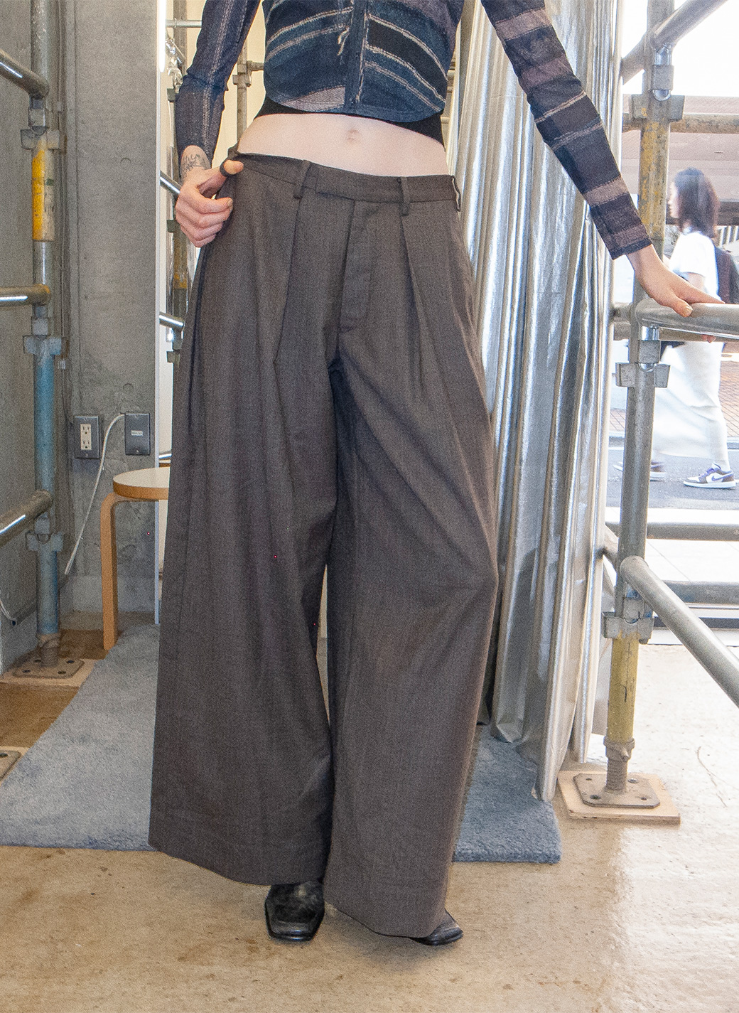 Low-rise Wide-leg Trousers 詳細画像 Brown 3